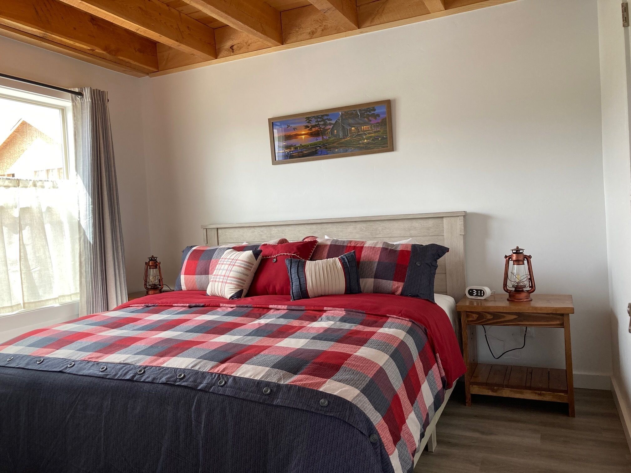 3 slaapkamers, een strijkplank/strijkijzer, gratis wifi, beddengoed