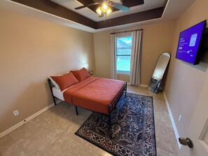 3 Schlafzimmer, Bügeleisen/Bügelbrett, WLAN, Bettwäsche