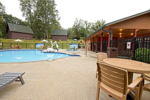 Wisconsin Dells | Pool & Waterpark Access | 2BR Villa