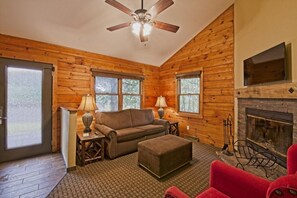 TV, fireplace, DVD player, ping pong - Wisconsin Dells | Pool & Waterpark Access | Cozy Cabin Stay (Wisonsin Dells)