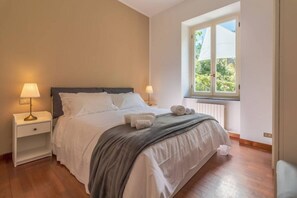 2 dormitorios, tabla de planchar con plancha, wifi y ropa de cama