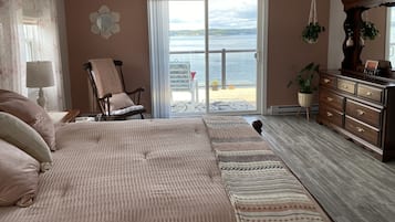 2 habitaciones, tabla de planchar con plancha y cuna de viaje