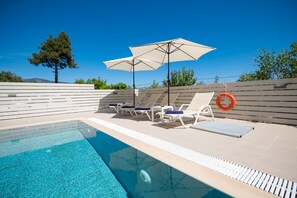 Pool - Villa Telio: Sunny pool, A/C, WiFi, BBQ (Sgompou)