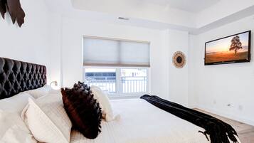 3 bedrooms, desk, iron/ironing board, free WiFi