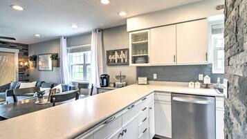 Microwave, stovetop, dishwasher, coffee/tea maker