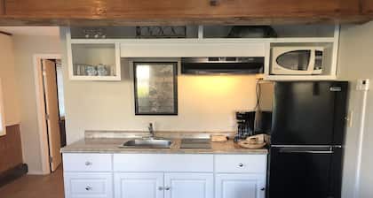 Sunny Suite at the Bakery 2