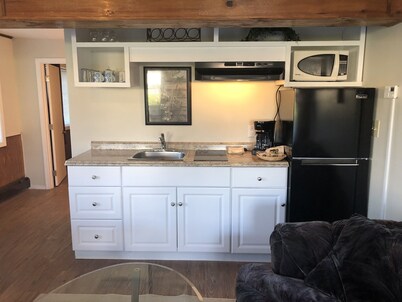 Sunny Suite at the Bakery 2