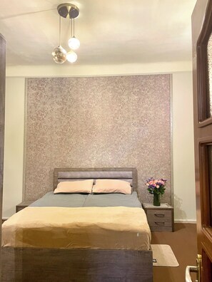 2 bedrooms, desk, iron/ironing board, travel cot