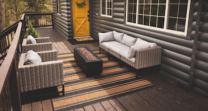 Private Mountain View Cabin: Hot Tub, Loft, Fire Pit, by Forest & Peak Retreats
