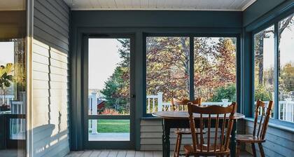 5+ bedroom Midcentury Damariscotta River home