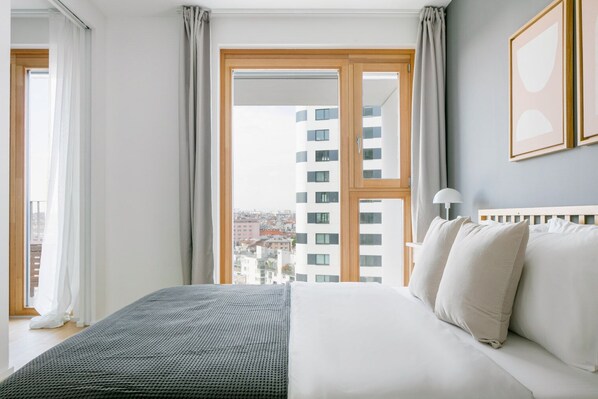 1 bedroom, iron/ironing board, WiFi, bed sheets - Premium Favoriten 1BR w/ Roof, Gym & Lounge, 1min to HBF, by Blueground (Vienna)