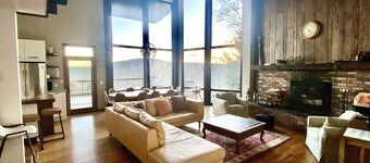 Private 6 bedroom Chalet 5min to Mt Snow