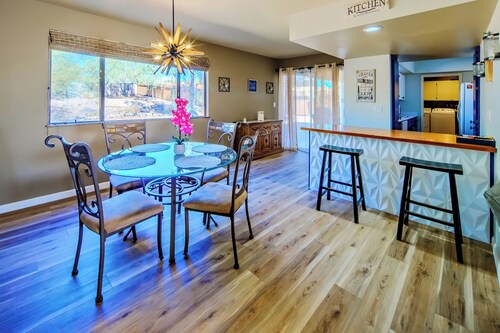 Your Perfect Lake Havasu Escape! - sleeps 7+Close to Downtown and London Bridge