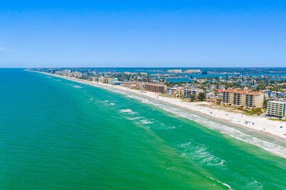 Centrally-located Beach House with direct access to a secluded beach!