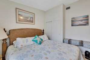 2 bedrooms, iron/ironing board, travel crib, WiFi - Ocean Oasis: Heated Pool Access, All Beach extras, Bikes, Surfboards, Putt Putt (Cocoa Beach)