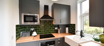 Lallan Shores - 2 bed newly refurbished ground floor flat in town centre location in Troon.