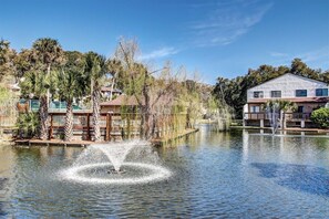 Property grounds - Mermaid Den - Hosted By Moore AI Rentals (Fernandina Beach)