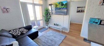 Sky High on Arundel Apartment - 4 minutes walk from the Fremantle Markets