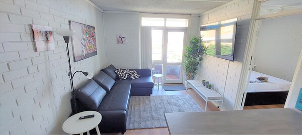 1 chambre, fer et planche à repasser, accès au Wi-Fi (inclus)