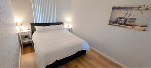 1 chambre, fer et planche à repasser, accès au Wi-Fi (inclus)
