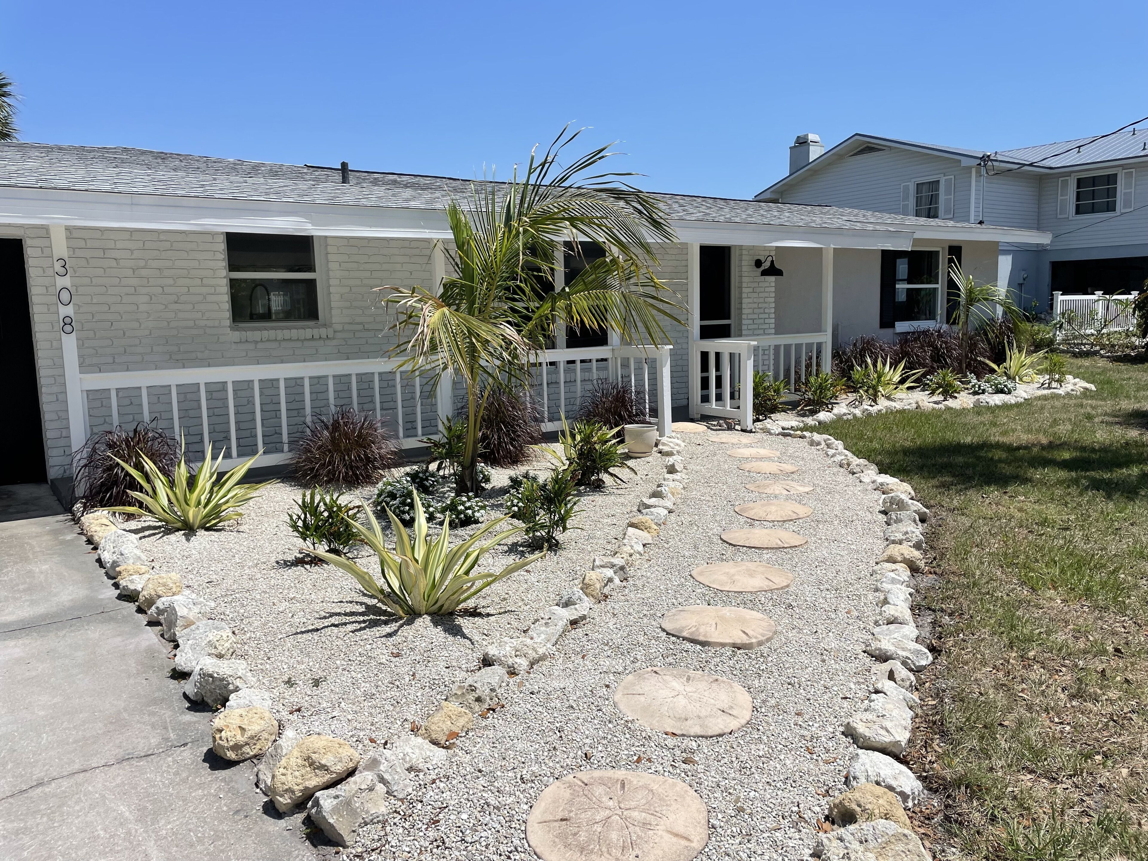One mile to the beach! Waterfront home near Venice. <br>