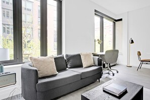 TV, stereo - Luxury South End 1BR w. W/D and Gym, by Blueground (Boston)