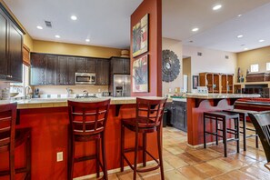 Fridge, microwave, oven, stovetop - Chic La Quinta Cove Retreat | Pool and Spa , Near Old Town 3BR #221616 (La Quinta)