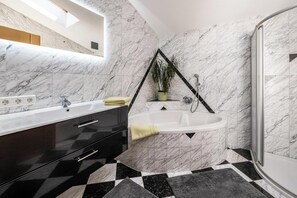 Baignoire, serviettes fournies