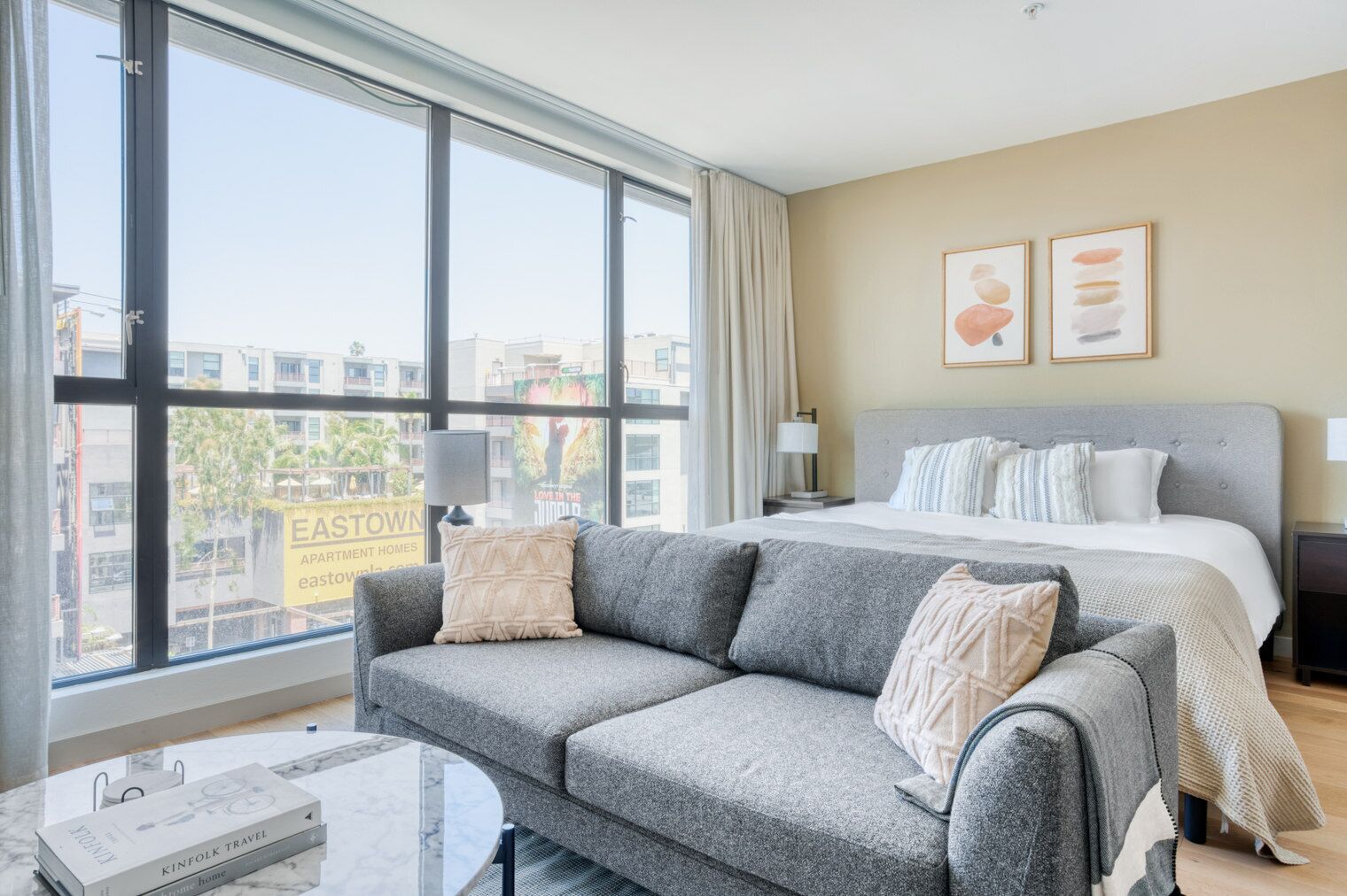 Luxe Hollywood Studio w/ Gym, Pool & BBQ, walk to Metro, by Blueground