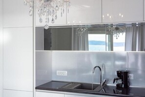 Fridge, oven, stovetop, dishwasher - Sea Vista Apartments Kastela (Kaštel Kambelovac)