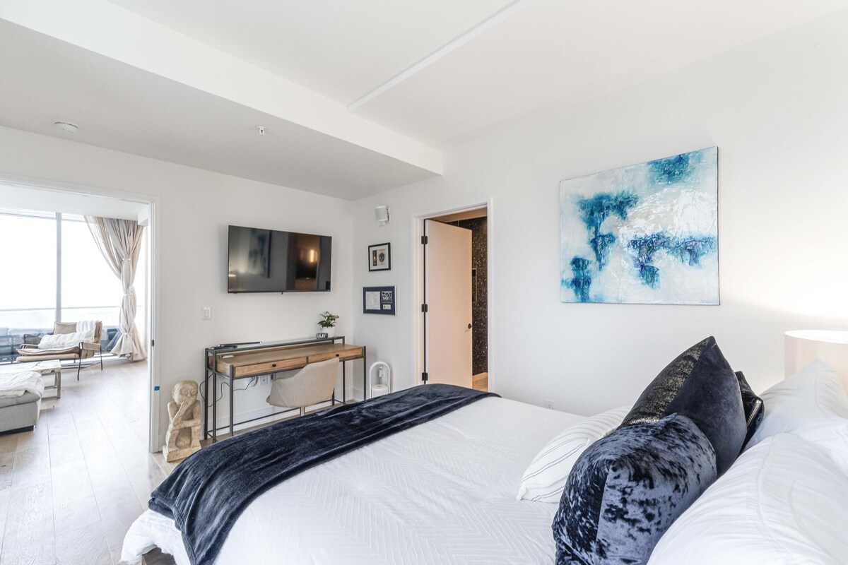 Photo 8 of Rainey St, Bachelorette Penthouse, Pool +Views & Walk Everywhere