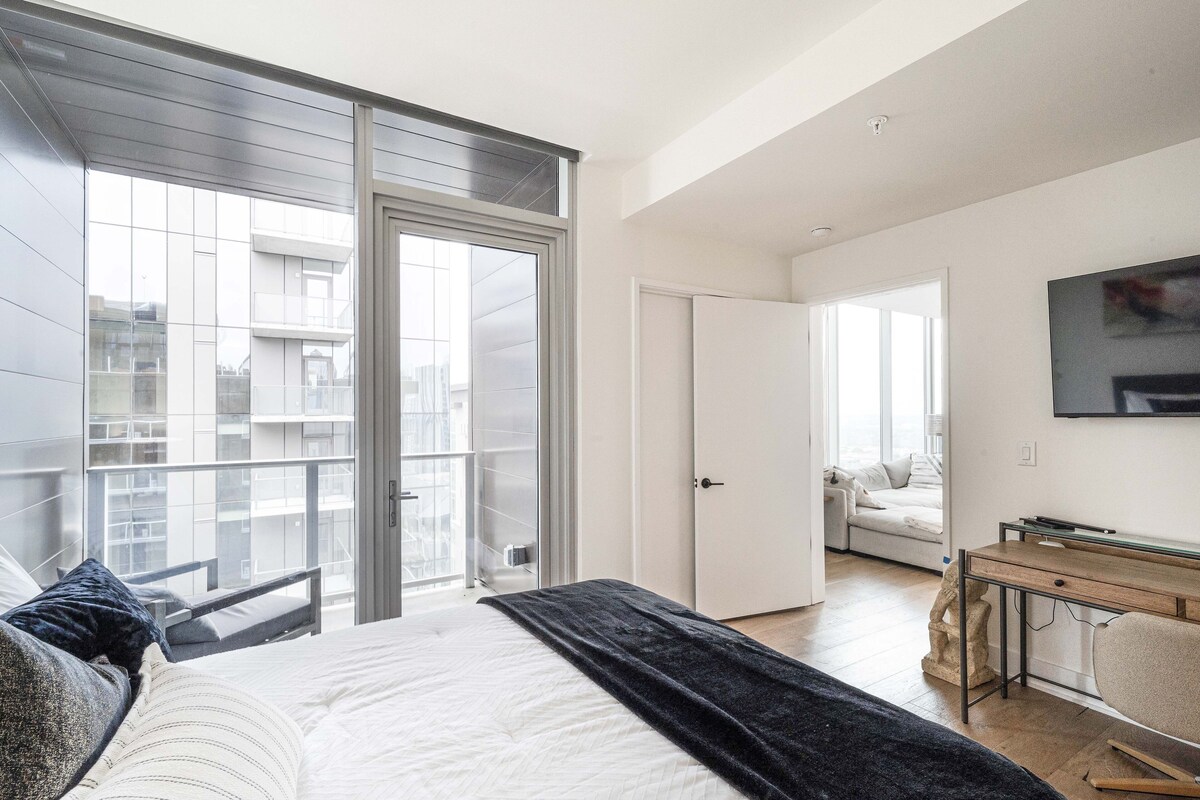 Photo 15 of Rainey St, Bachelorette Penthouse, Pool +Views & Walk Everywhere