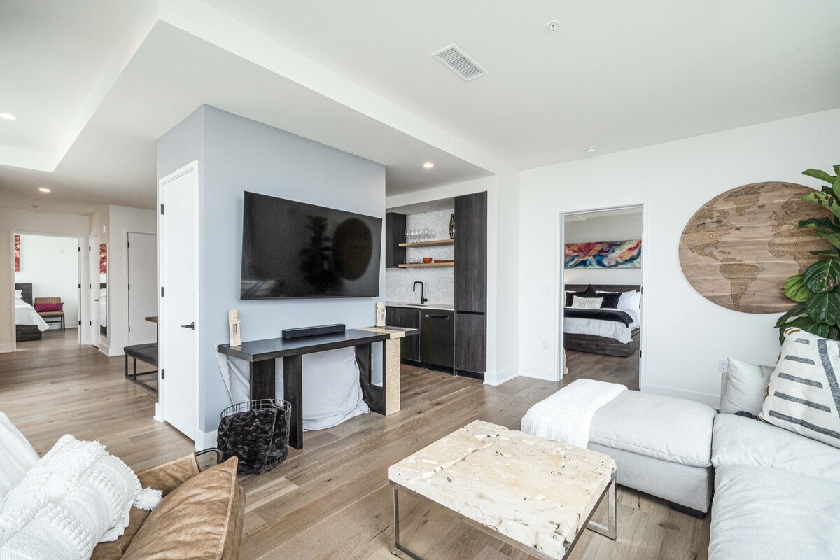 Photo 19 of Rainey St, Bachelorette Penthouse, Pool +Views & Walk Everywhere