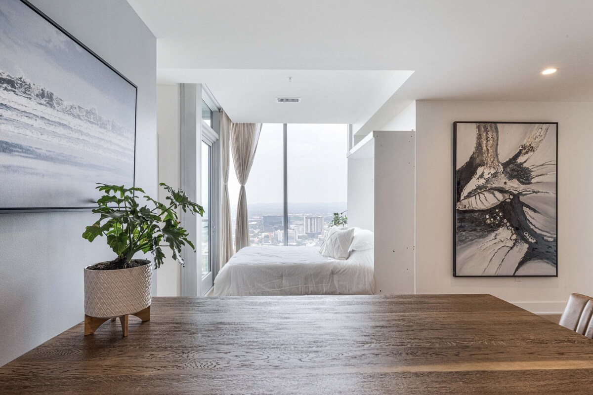 Photo 11 of Rainey St, Bachelorette Penthouse, Pool +Views & Walk Everywhere