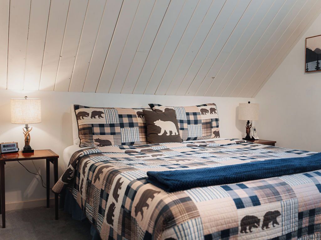 3 slaapkamers, een strijkplank/strijkijzer, gratis wifi, beddengoed