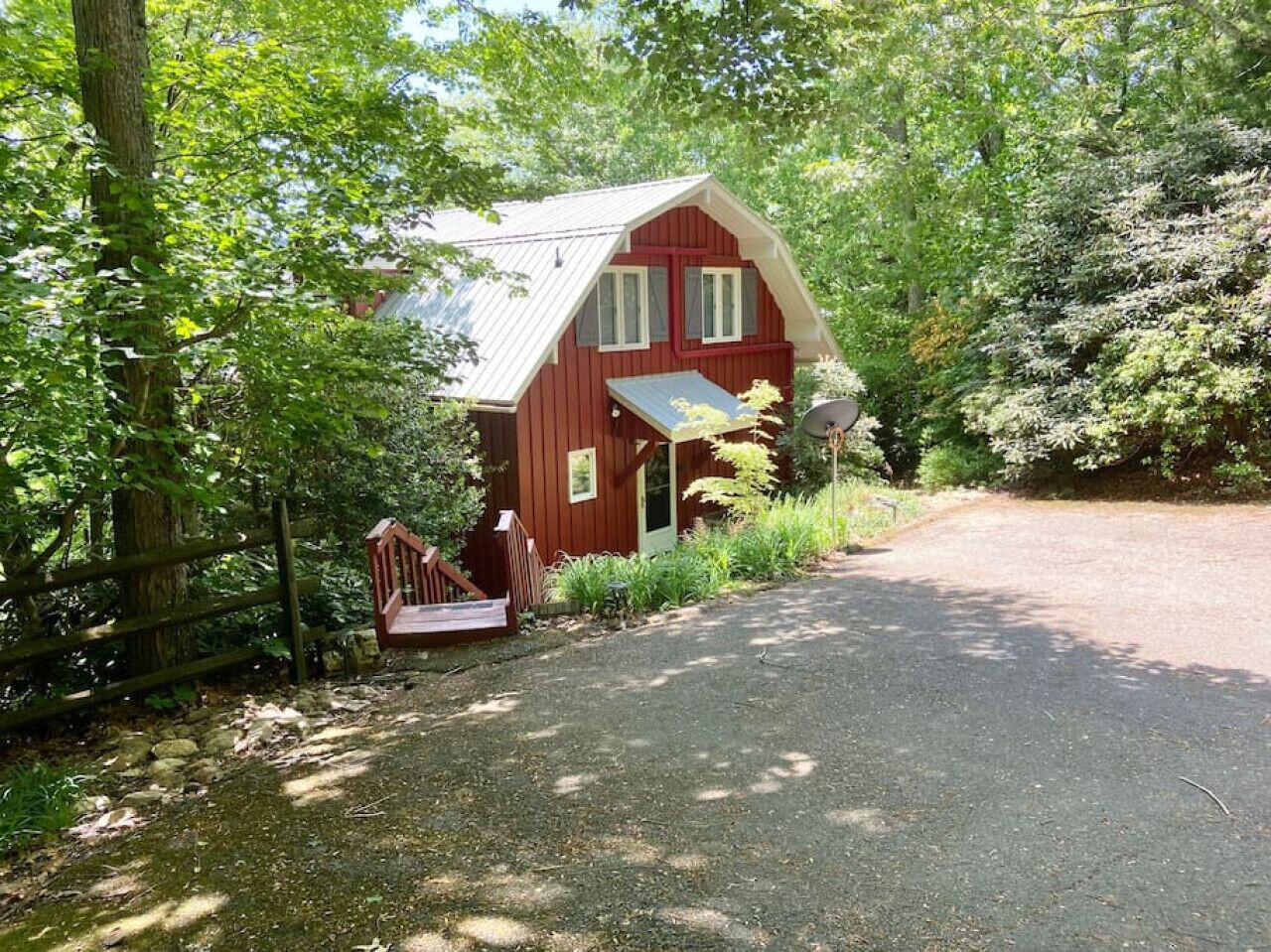 Mountain Cottage w/Spectacular View/Less than 1 Mile to the Blue Ridge Parkway
