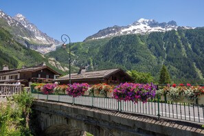 Property grounds - Résidence Le Cristal - Nant Blanc 8, Argentière (Chamonix), France (Argentière (Chamonix))