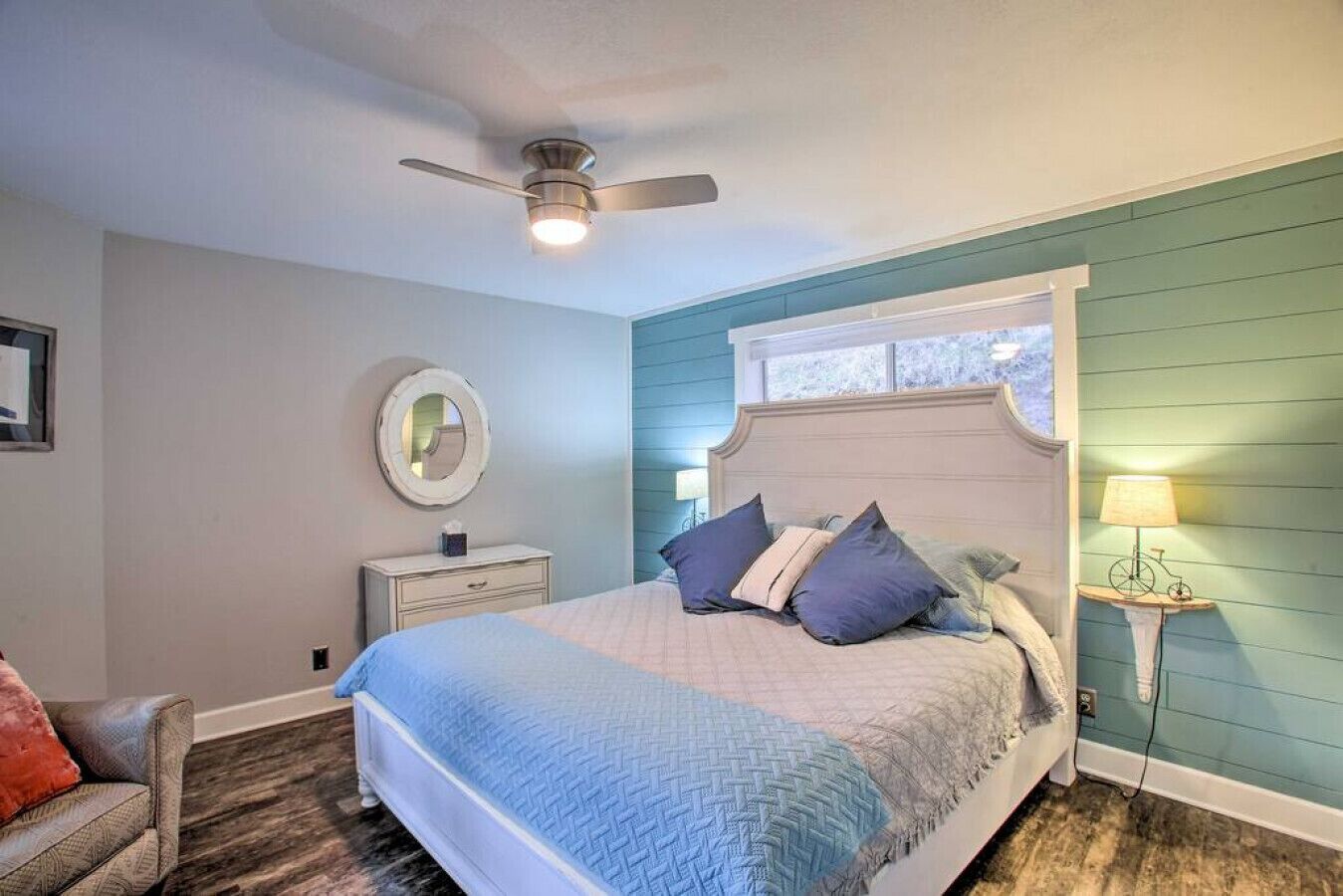 1 bedroom, travel cot, free WiFi, bed sheets