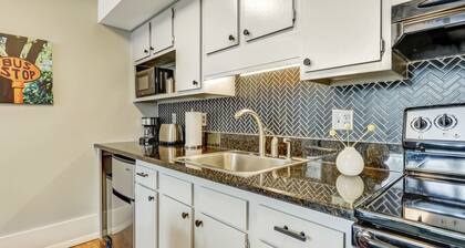 Walk Everywhere, King Bed, Heated Pool Access