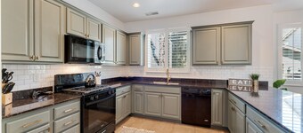 Newly Renovated Mountain Getaway Stocked for Fun! -