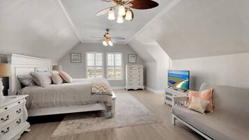 2 bedrooms, WiFi (free), bed sheets