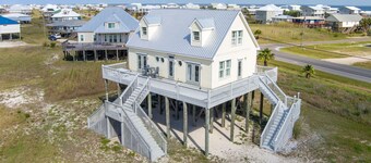 Bella Isla - Gulf Beachside, 2 Bedrooms, 2.5 Baths, Pet Friendly, Sleeps 10.