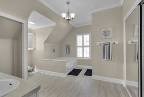 Towels - Bella Isla - Gulf Beachside, 2 Bedrooms, 2.5 Baths, Pet Friendly, Sleeps 10. (Dauphin Island)