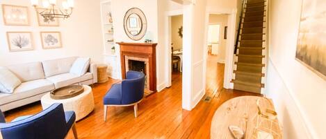 Smart TV, fireplace, stereo