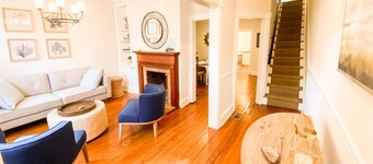 Historic Downtown Annapolis Union House with Private Patio & Free Off-Site Parking
