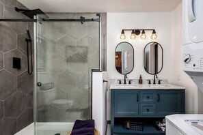 Shower, hair dryer, towels, toilet paper - Adorable 1 BR Guest Suite w/ Fireplace & Patio (Sedona)