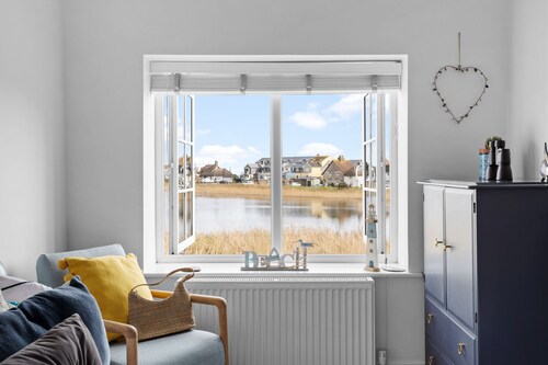 Bumble Cottage -  a coastal cottage in the small Devonshire village of Torcross within steps from th