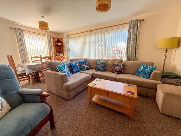 TV - Willow-Oak (Seaview)