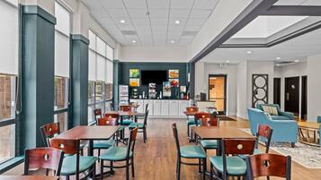 Free daily continental breakfast