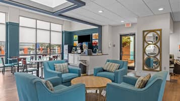 Coin salon dans le hall